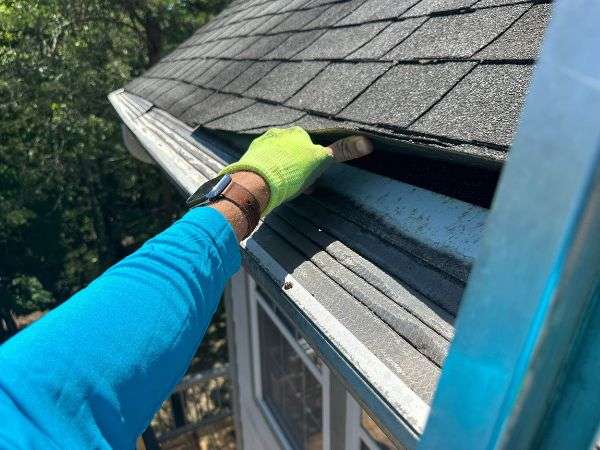 Home Inspection vs Roof Inspection (2) Home Inspection vs Roof Inspection - What They Check